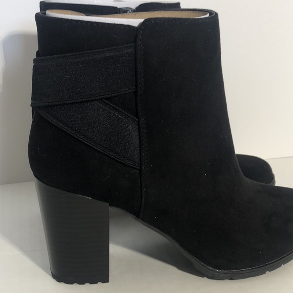 Women’s Size 10 Black Faux Suede Water Repellant Ankle Boots w/ 3.5” Block Heel - Picture 5 of 7